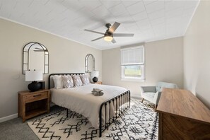 2 bedrooms, iron/ironing board, free WiFi, bed sheets