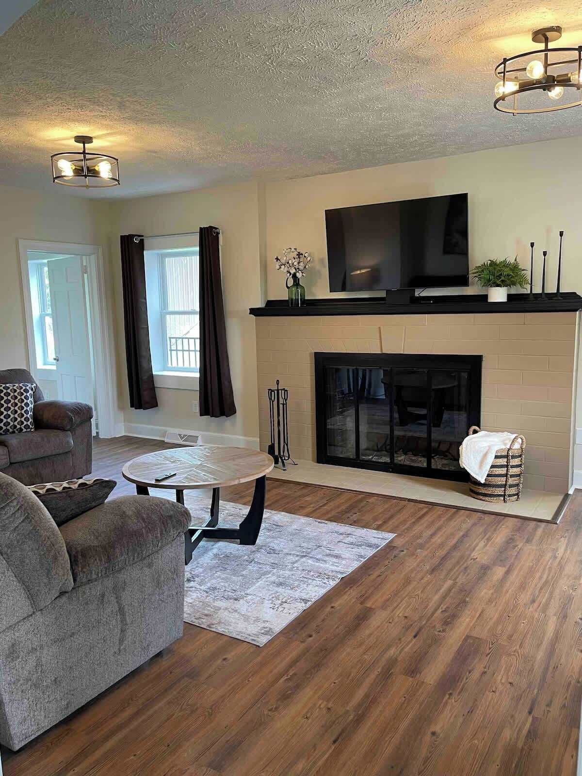 Smart TV, fireplace, offices