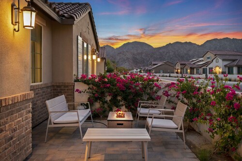 Golfer Paradise! Brand New 2b/2b Home at PGA West.