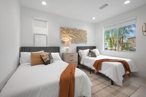 2 bedrooms, iron/ironing board, travel cot, free WiFi