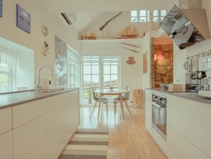 Rumah Mewah, 2 kamar tidur | Dapur pribadi | Lemari es besar, oven, kompor, dan mesin pencuci piring