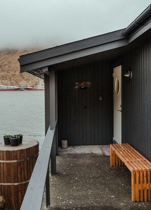 Interior entrance - Waterfront Retreat | 2 Br Boathouse (Oyrareingir)