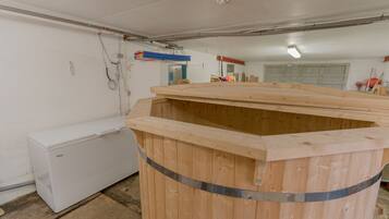 Tina de hidromasaje al aire libre