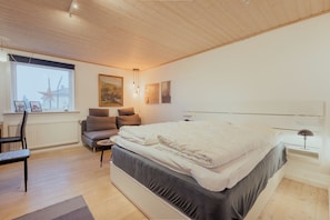 Studio, 1 lang enkeltseng | Individuelt dekorert, individuelt innredet og blendingsgardiner