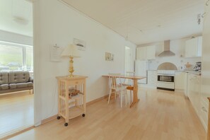 Standard House | Private kitchen | Full-size fridge, microwave, oven, stovetop
