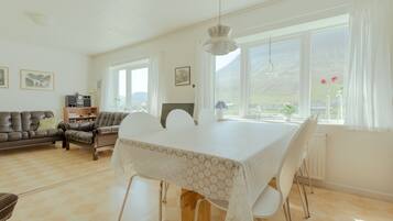 Standard House | Dining room