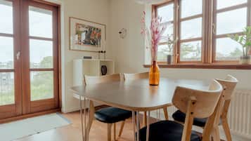 Apartment | Dining room