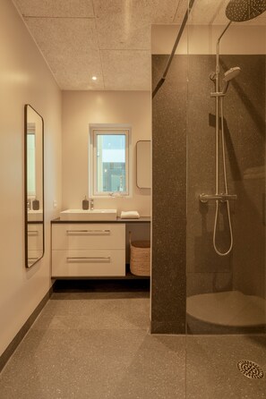 Apartment, 4 Schlafzimmer, Meerblick | Badezimmer