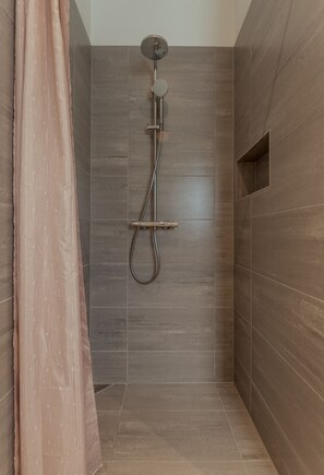 Apartment | Bathroom