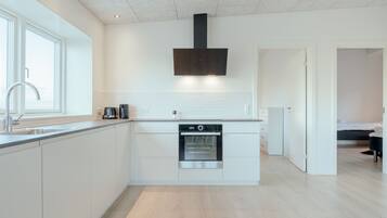 LÀgenhet | Eget kök | Stort kylskÄp, spishÀll, diskmaskin och kaffe- och tebryggare