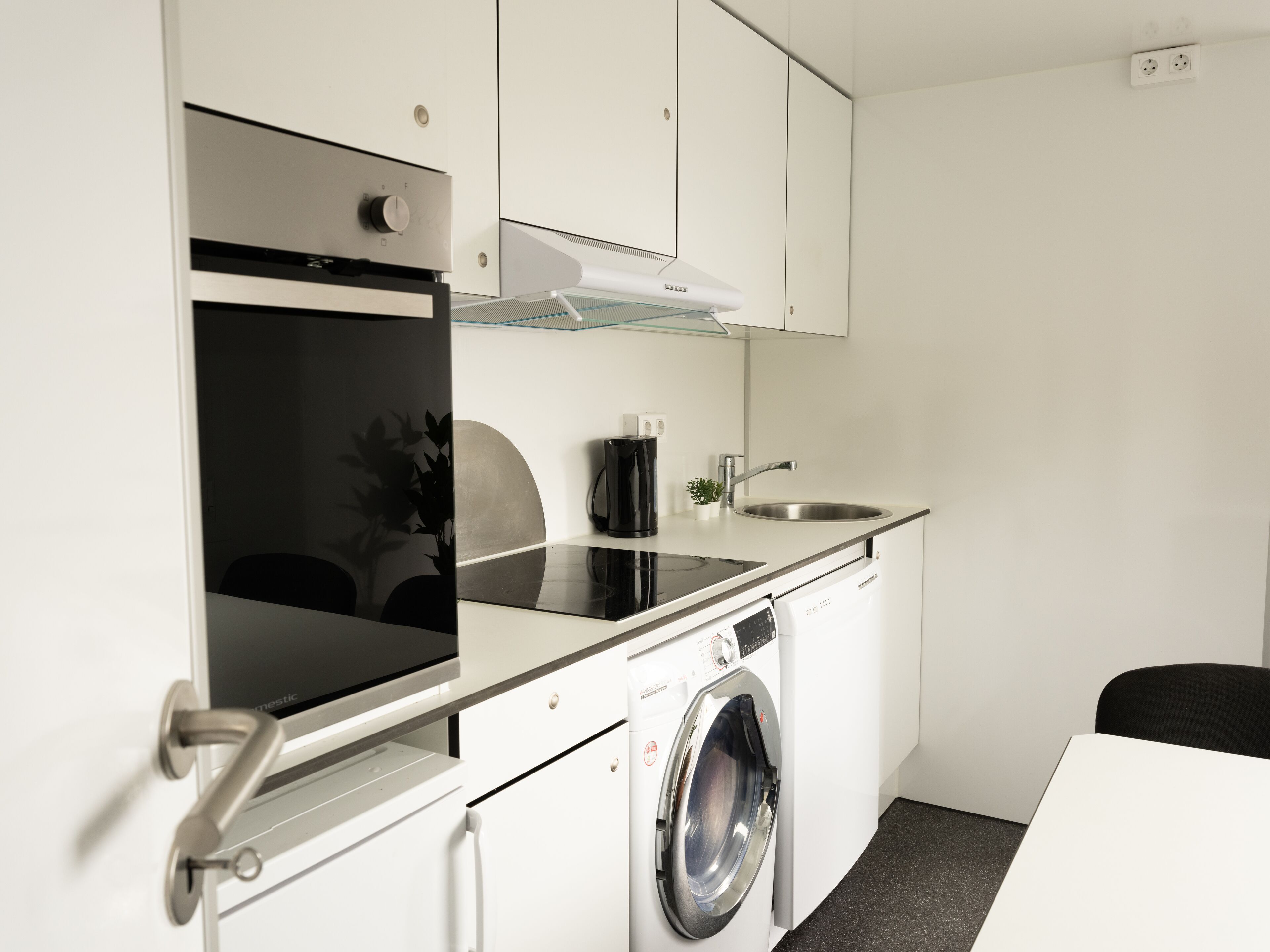 Mobile Home | Cuisine privée | Mini réfrigérateur, four, plaque de cuisson, lave-vaisselle