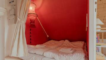 4 عدّة غرف نوم وبديكورات فريدة لكل غرفة وطراز فريد لكل وحدة