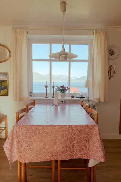 Lovely 4-Br House | Sea View | Nature