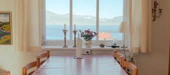 Lovely 4-Br House | Sea View | Nature