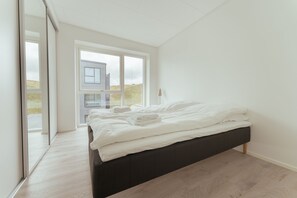 Apartment | 2 bedrooms, individually decorated, individually furnished, desk - Nordic Swan Aparthotel | Seaview| Stunning 2Br Apt (Tórshavn)