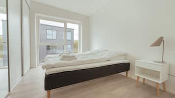 Apartment | 2 bedrooms, individually decorated, individually furnished, desk