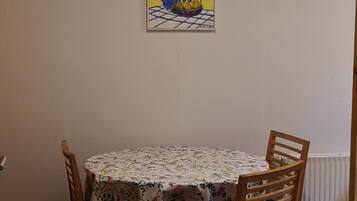 Habitació triple estàndard, 1 dormitori | Menjador