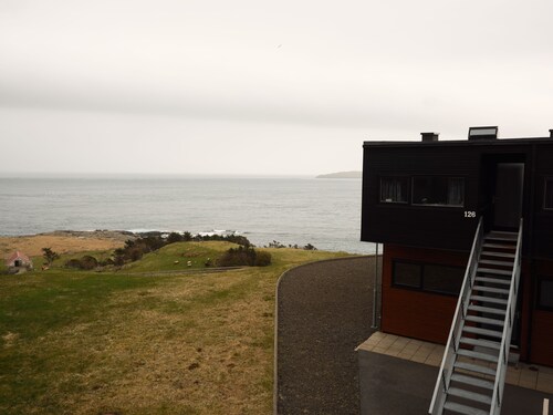 Stunning 1-Bedroom Apt With Breathtaking Scenery