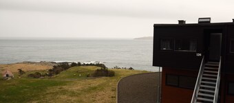 Stunning 1-Bedroom Apt With Breathtaking Scenery