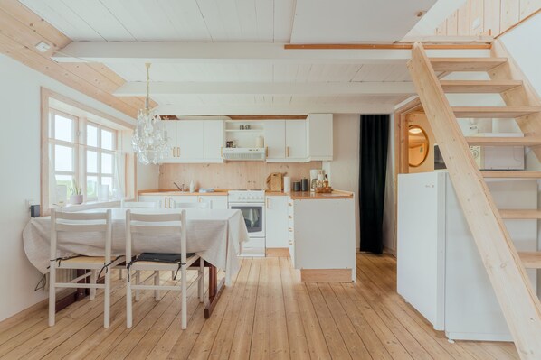 Traditional House, 2 Bedrooms | Living area