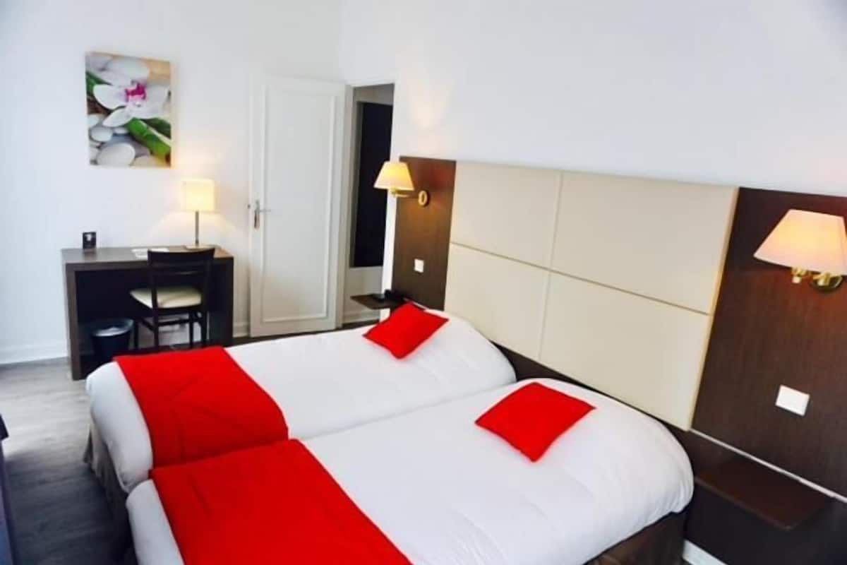 Desk, iron/ironing board, free WiFi, bed sheets