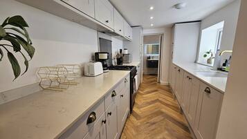 Apartment | Private kitchen | Fridge, microwave, oven, stovetop