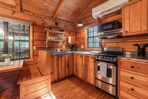 Frigorífic, microones, forn i placa de cuina