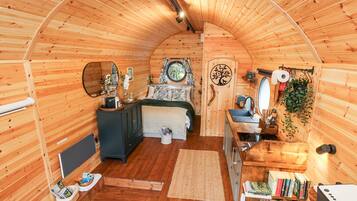 1 phòng ngủ, trang trí khác biệt