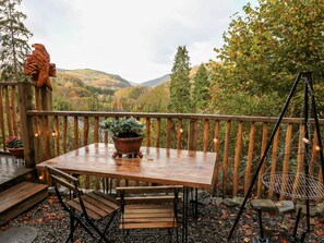 Outdoor dining - The Kites Nest (Tregaron)