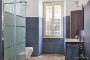 Shower, hair dryer, bidet, towels - Domus Alberico 11 (Vaticano) (Roma)