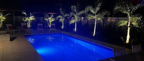 屋外プール、温水プール