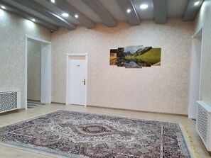 32-Zoll-Flachbildfernseher mit Digitalempfang