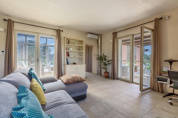 Living area - 3536 Villa Le Majole by Perle di Puglia (Manduria)