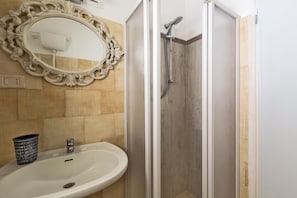Villa | Bathroom