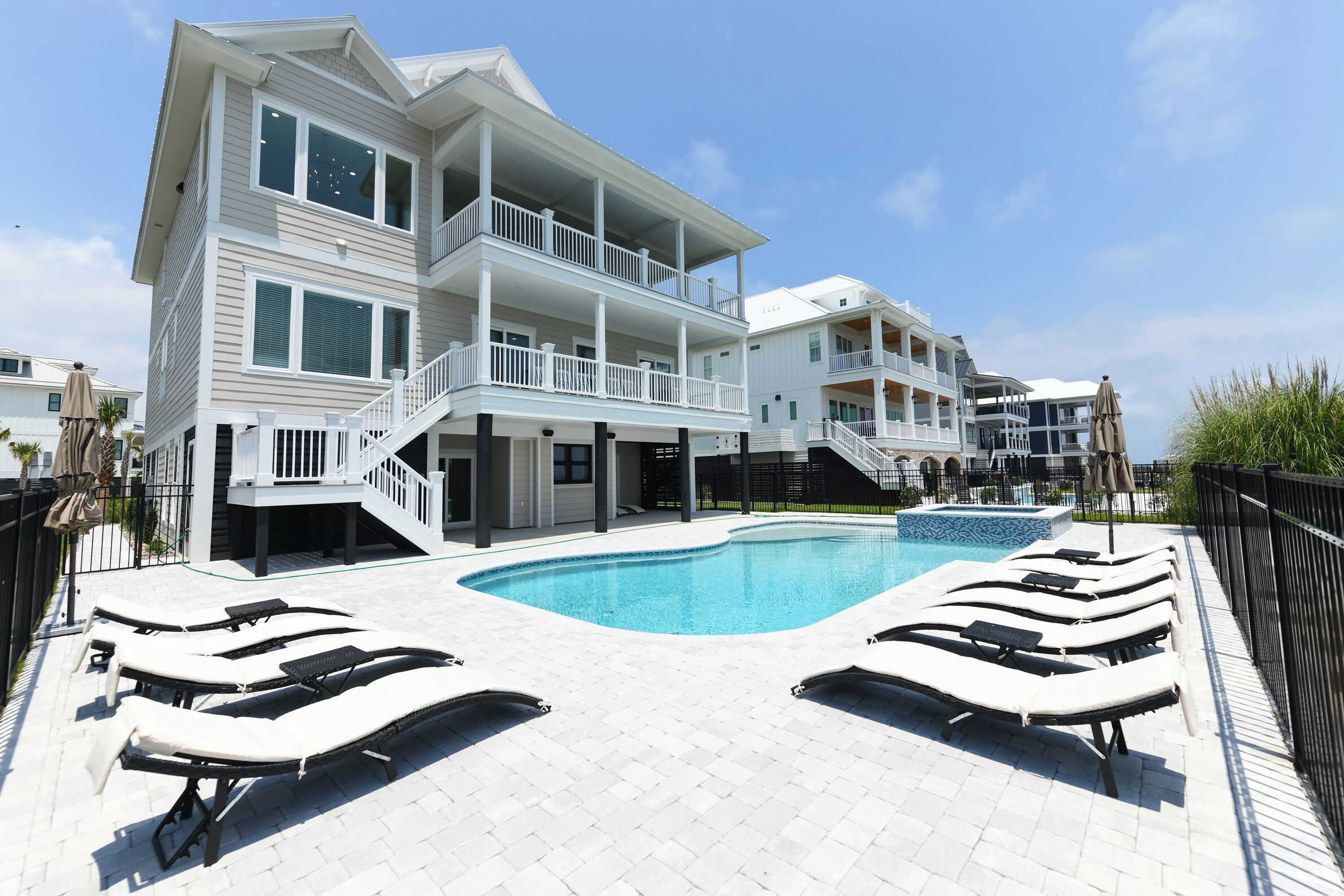 New 10 BR Oceanfront Beach House with Heated Private Pool! Carrocce Sea Ranch.
