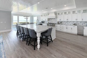 Fridge, microwave, oven, stovetop - New 10 BR Oceanfront Beach House! Carrocce Sea Ranch. (Murrells Inlet)