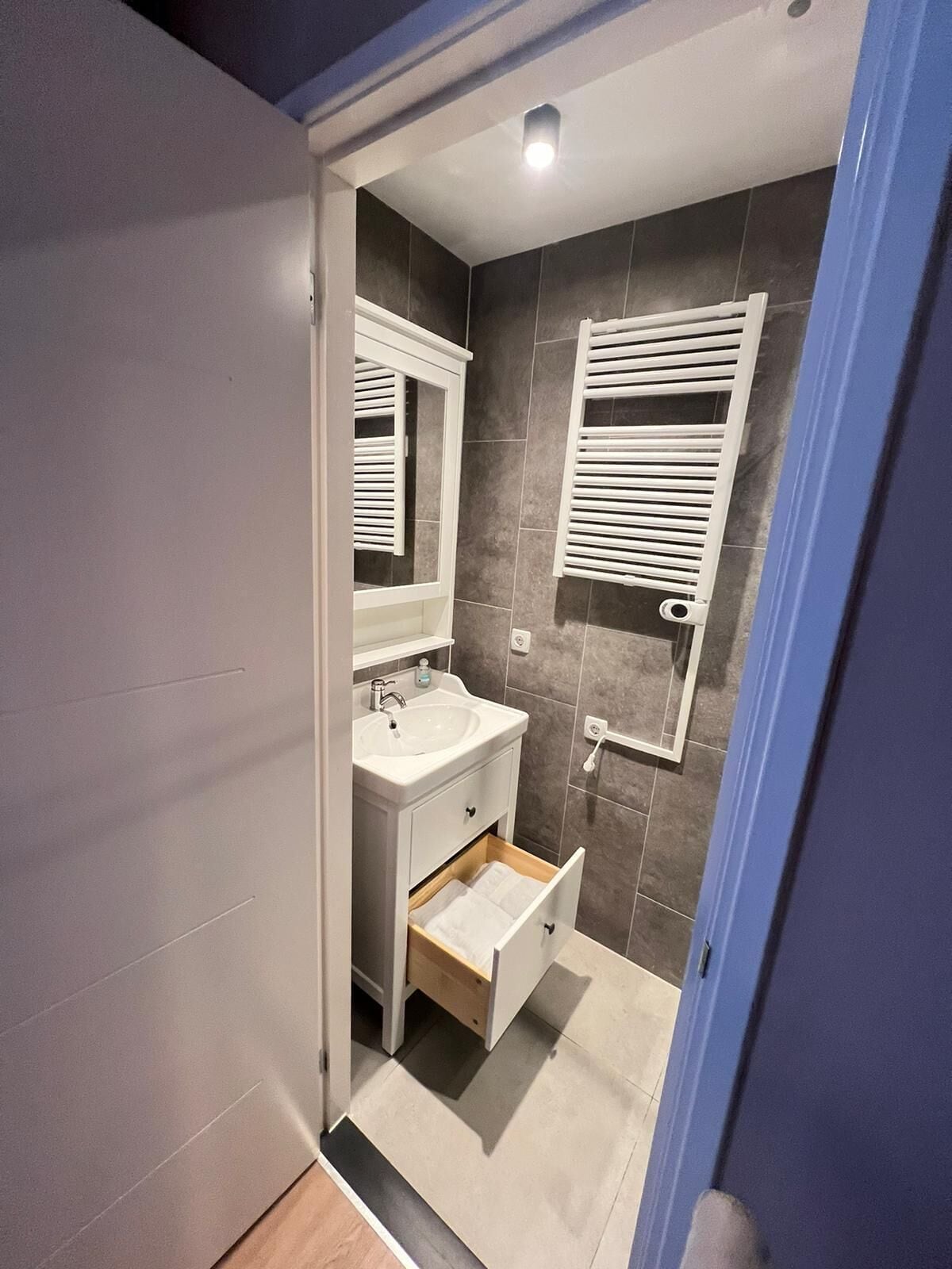 City Studio apartment 10 | Bathroom | Hair dryer