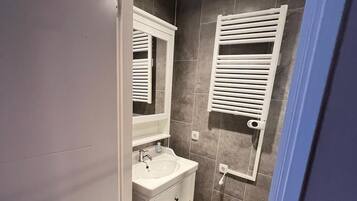 City Studio apartment 10 | Badkamer