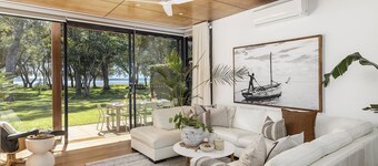 The Boathouse on the Beach - Contemporary Waterfront Holiday Home