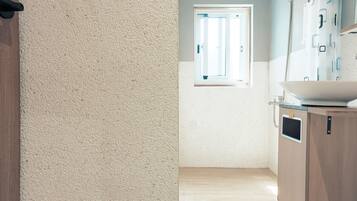 Family Quadruple Room | Bathroom