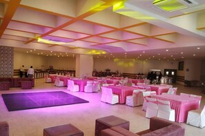 Banquet hall - Royal Palm Resort (Hisar)