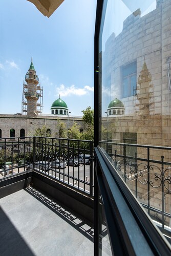 PORT CITY HAIFA - Flea Market Luxury