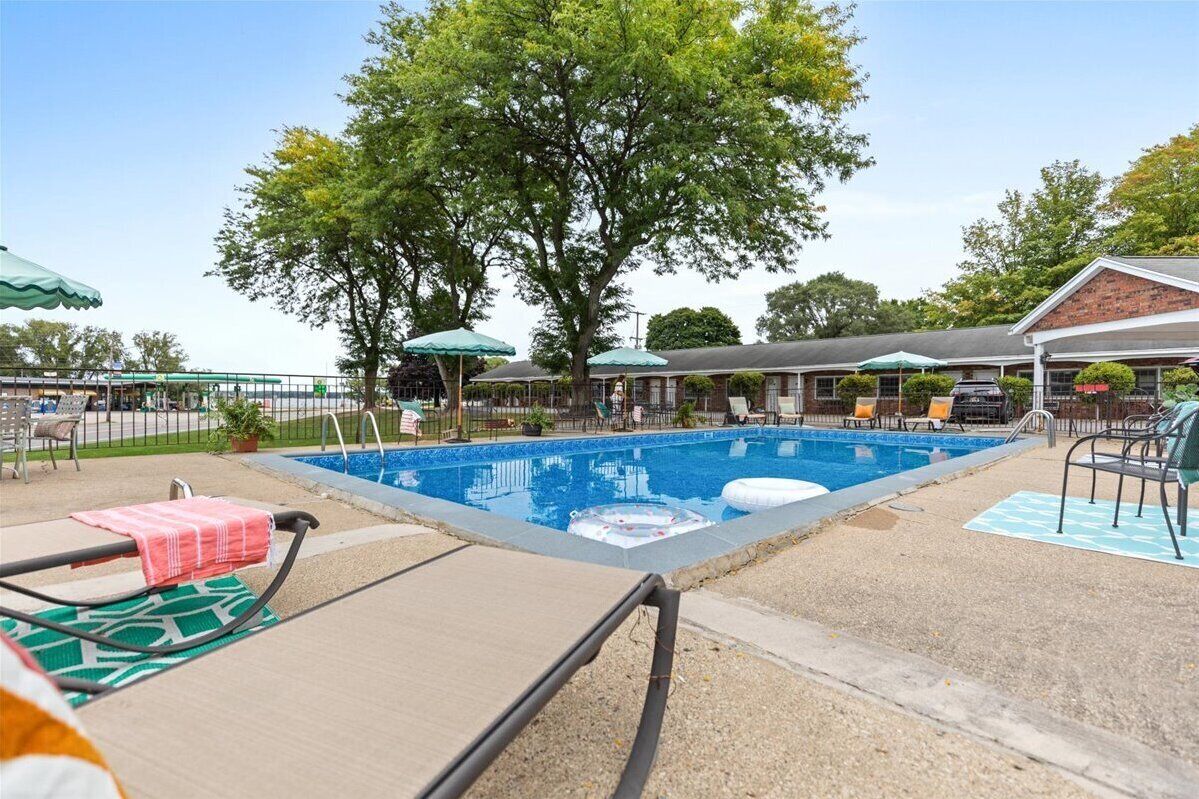 Seasonal outdoor pool