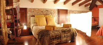 Les Golfes de Can Mascarbó, Mimarte en un Confortable Espacio