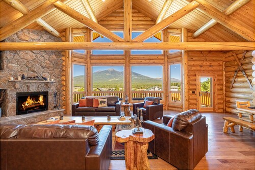 Humphreys Peak View Luxury Log Cabin