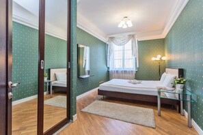 Classic-huoneisto | Työpöytä, silitysrauta/-lauta, ilmainen Wi-Fi