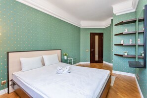 Appartement classique | Bureau, fer et planche à repasser, accès au Wi-Fi (inclus)