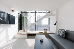 行政客房 | 迷你吧、客房内保险箱、办公桌、遮光窗帘