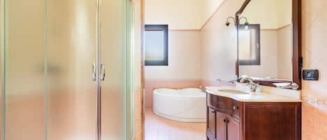 Apartment | Badezimmer