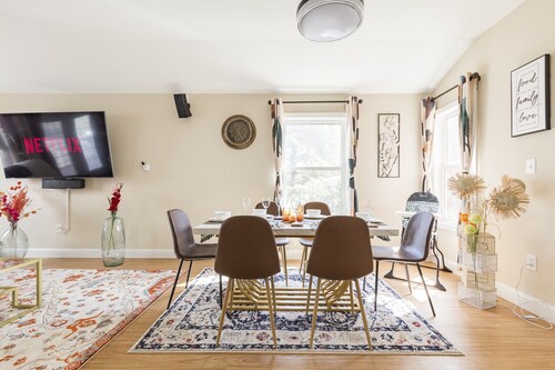 Sun-Filled 4BR House | Private Yard | Family & Pet Friendly | Arlington/DC